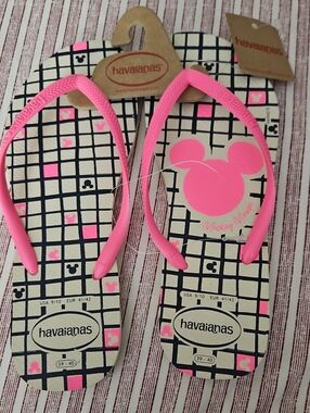 Rare Havaianas Pink Mickey Mouse Flip Flops Womens Size 9/10